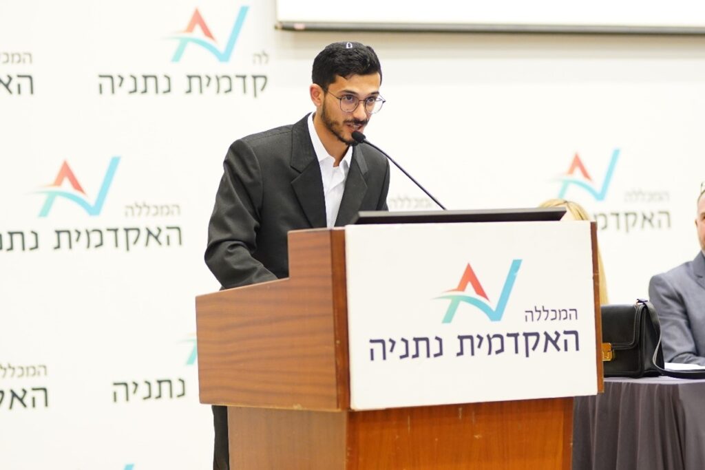 תמונה של אנשים מתוך יריד התמחויות